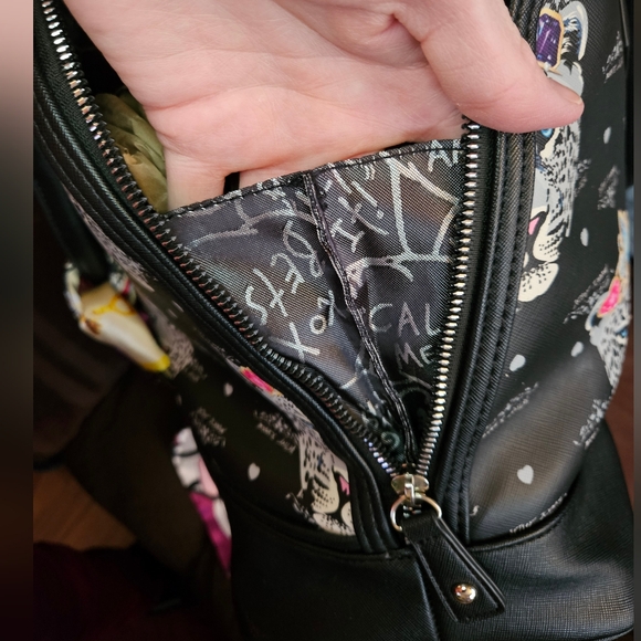 Betsey Johnson Leopard Face Dome Satchel Handbag- Rare - Picture 16 of 17